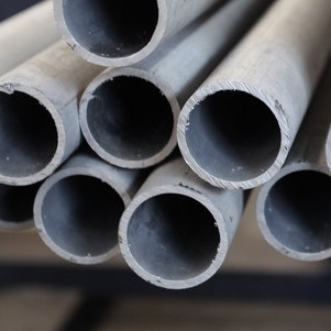 Harga yang bagus API ASME SA210 Tabung Logam Bulat Mulus dengan Permukaan Dipernis, Pipa Penukar Panas T1 on line